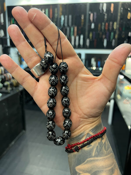 Yusuri Komboloi (Black Coral with Silver Inlay)